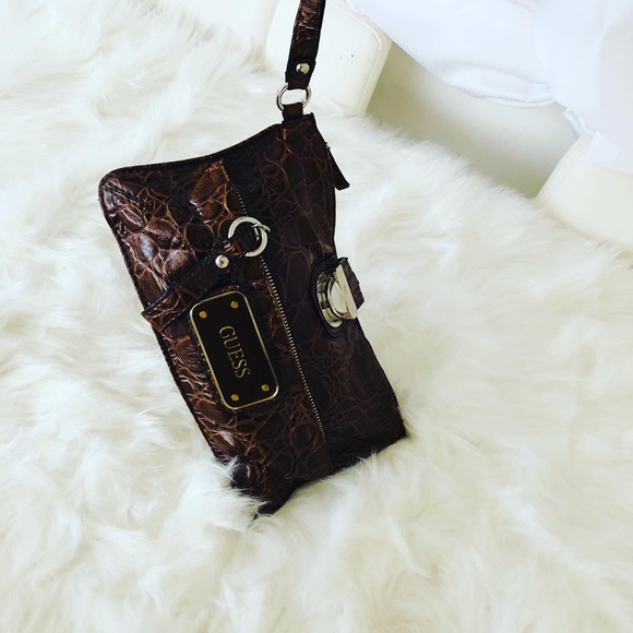 Guess Clutch - Picture 4 of 5